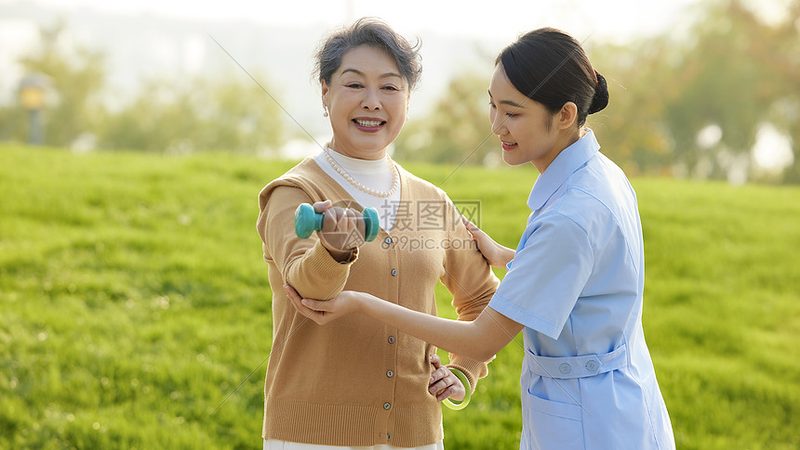 上海养老照护加盟代理：揭秘行业背后的关键要素